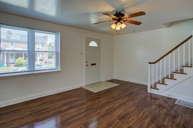 Photo - 730 E Madison St