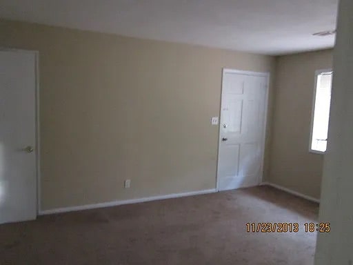 Photo - Room in Apartment on Allen Dr