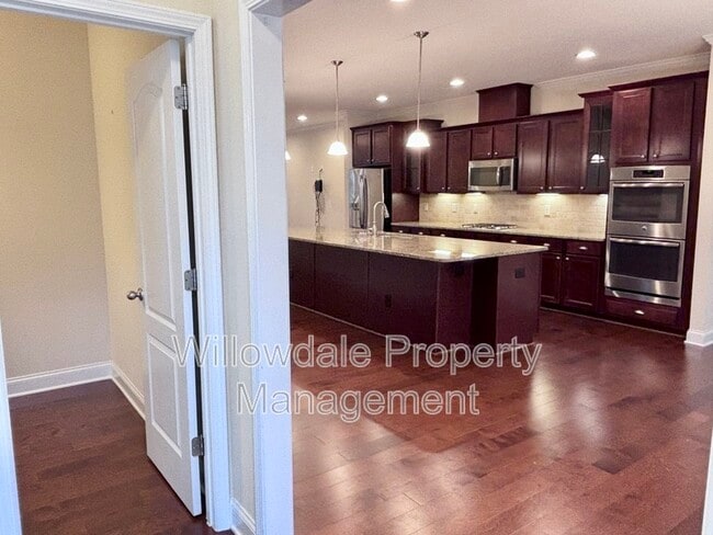 Photo - 136 Spring Pine Ln