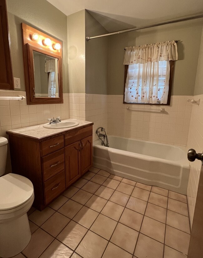 Photo - 814 W 22nd Ave