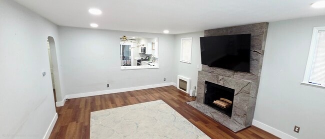 Photo - 728 Golden Ave Unit 2