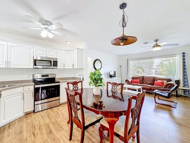 Photo - 2000 NE 62nd St