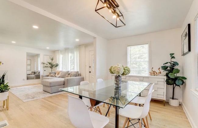 Photo - 964 Scott Cir