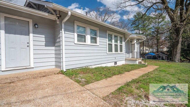 Photo - 901 Hermitage Dr