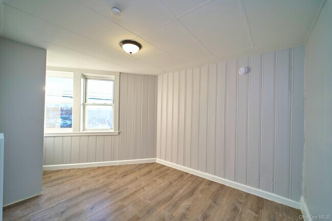 Photo - 10 Railroad Ave Unit 1