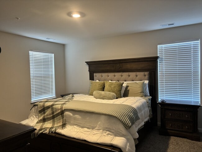 Photo - 359 Forest Edge Ave