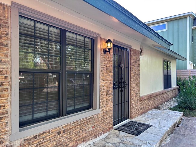 Photo - 6200 Palm Cir