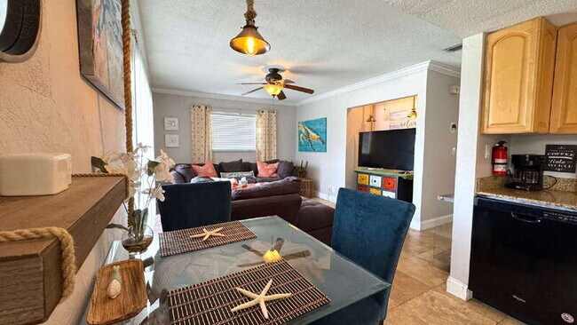 Photo - 506 University Blvd Unidad 3