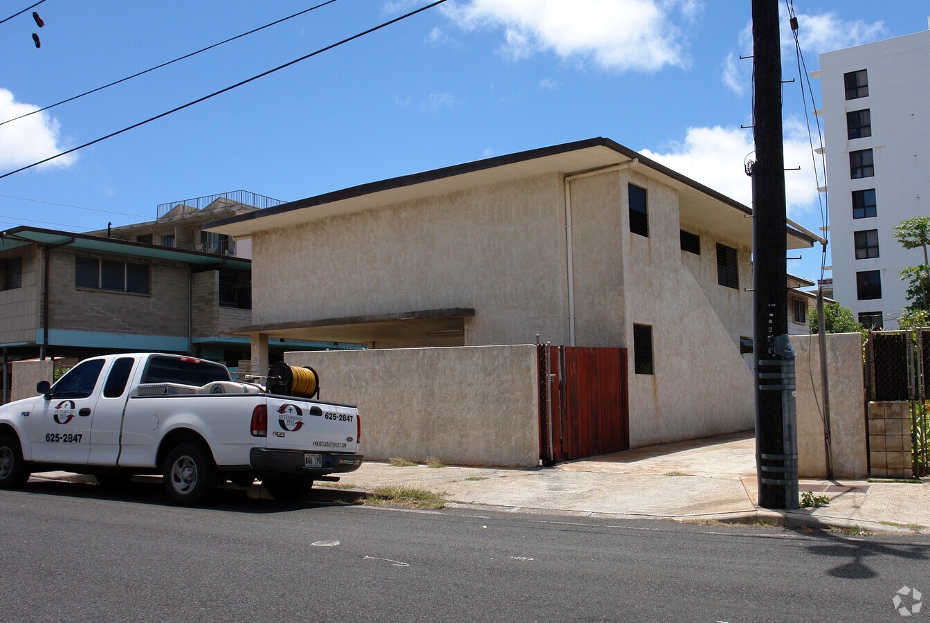 Photo - 718 Ekela Ave