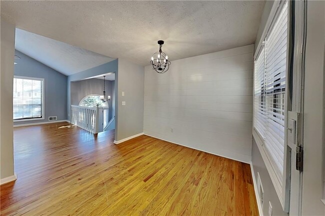 Photo - 4304 Falcon Crest Dr