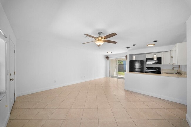 Photo - 13401-13407 Pine Needle Ln Unidad 13401 Pine Needle Ln
