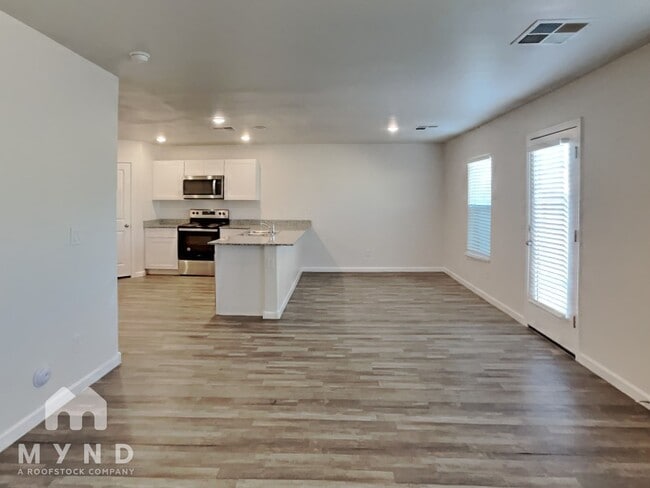 Photo - 144 W Douglas Ave