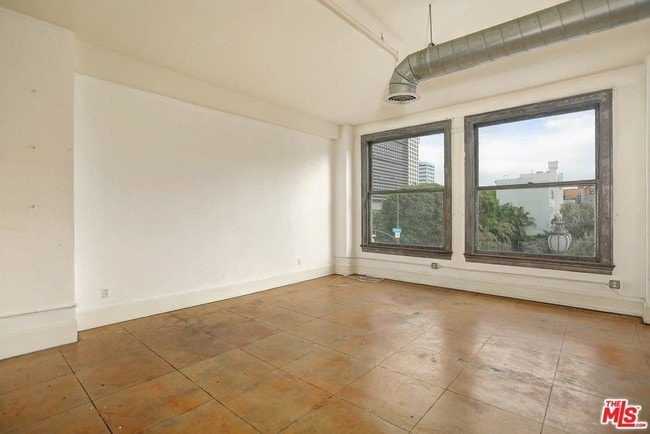 Building Photo - 108 W 2nd St Unit 203 Rental