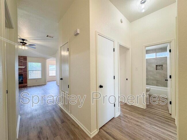 Photo - 2720 Greenbriar Ct