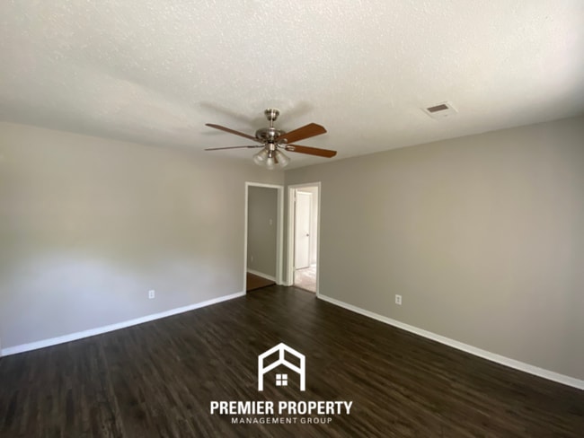 Photo - 4048 Naylor Rd
