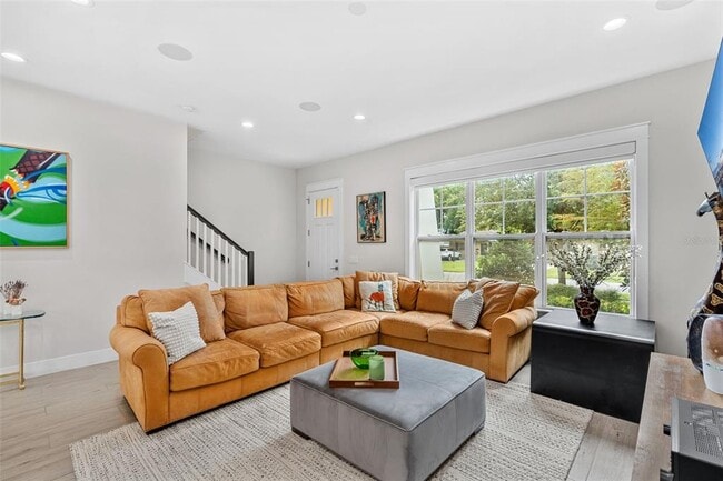 Photo - 1275 Michigan Ave