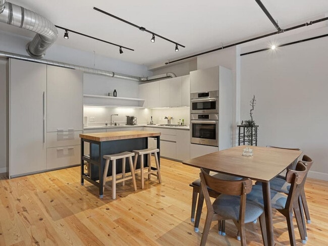 Photo - 111 W Elder St Unit ID1056044P