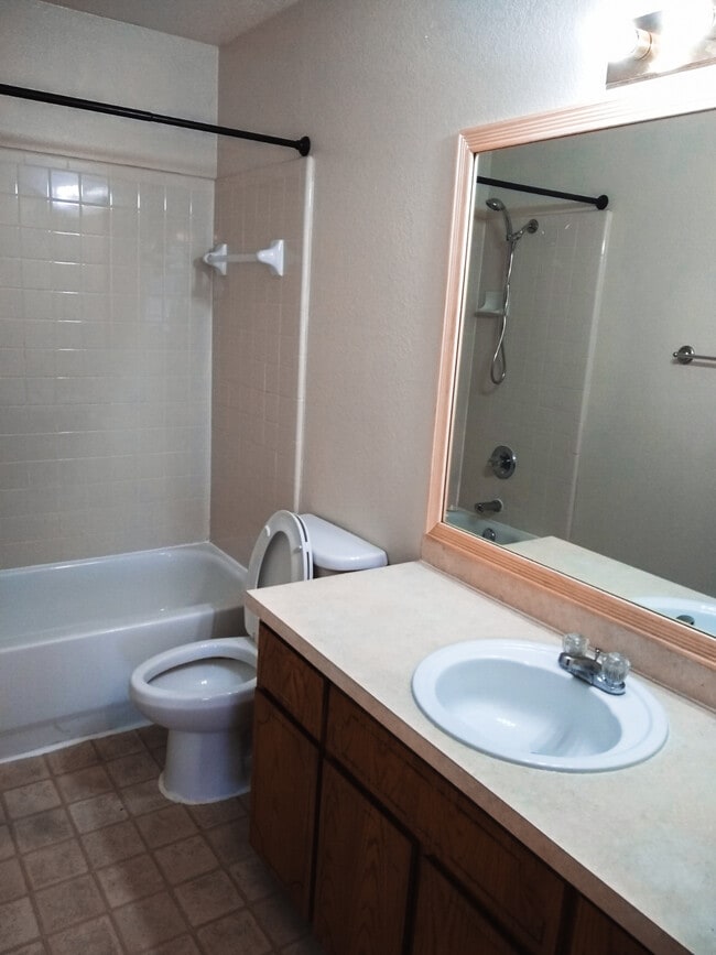 4102 Pilgram Dr Unidad C