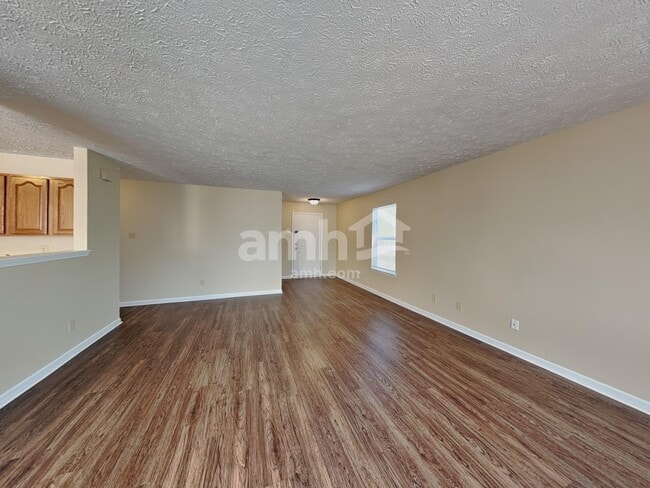 Photo - 2092 Meadowlark Ln