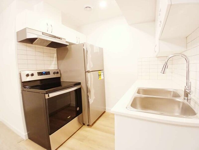 Photo - 20940-20919 19 Ave NW Unit Lower