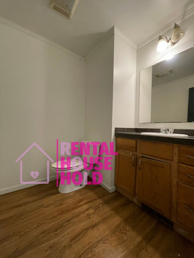 Photo - 182 Candler St