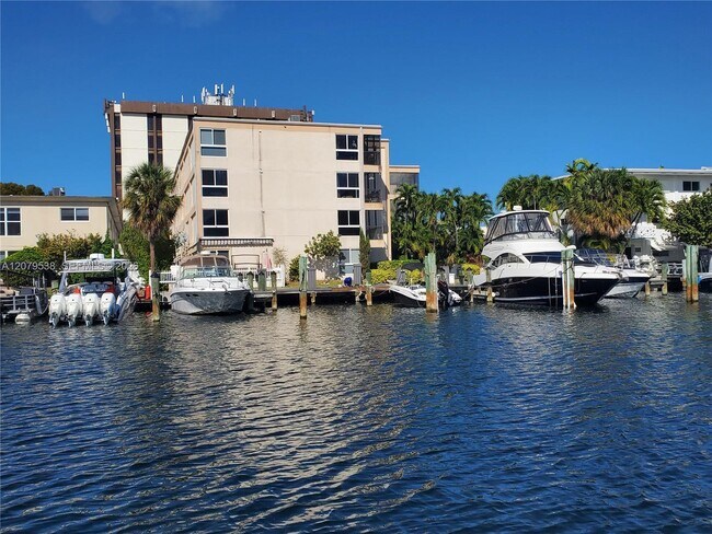 2420 Diana Dr Unit 203