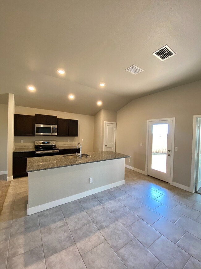 Photo - South Lubbock! 3/2/2 in Bell Farms.