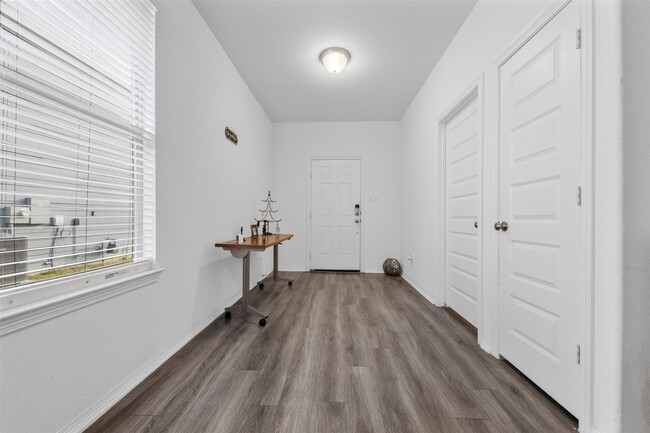Photo - 21214 George Vancouver Ct