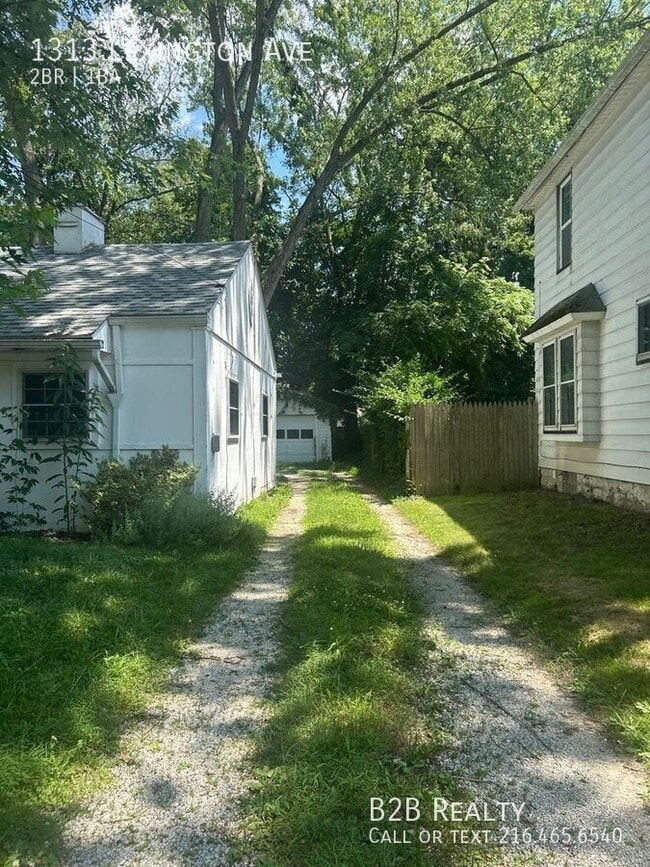 Building Photo - 1313 Lexington Ave Rental