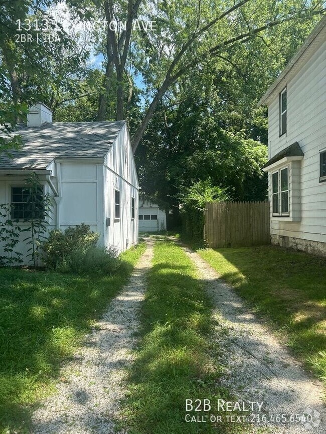 Building Photo - 1313 Lexington Ave Rental