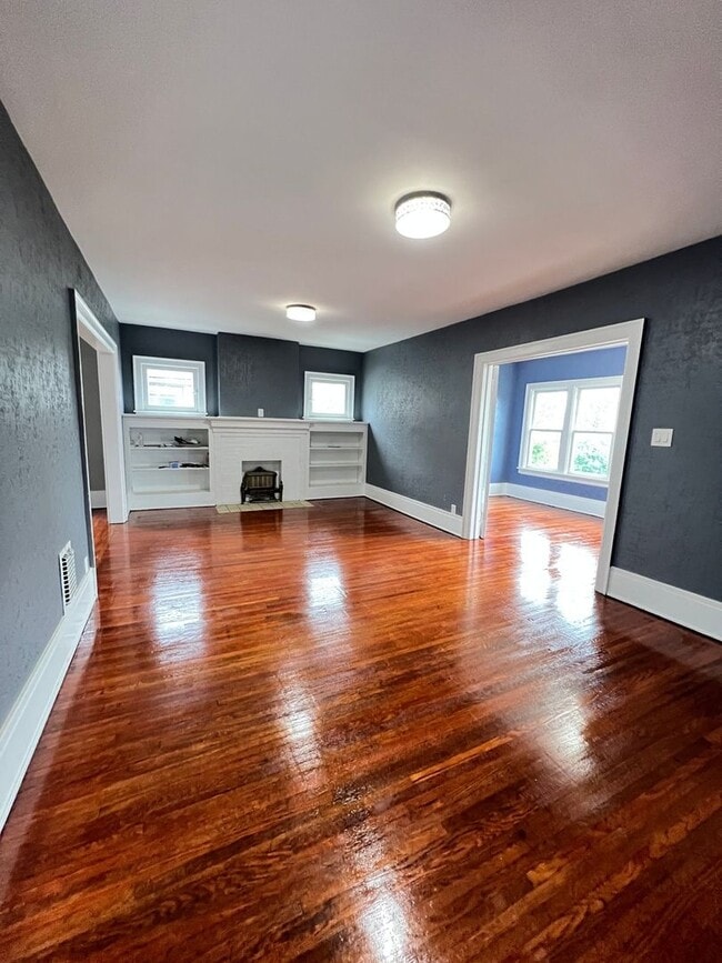 Photo - 313 Lasalle Ave