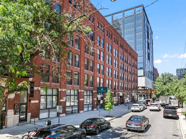 Building Photo - 225 W Huron St Unit 301