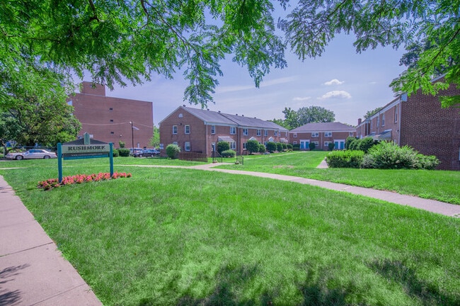 Building Photo - 296-310 S Harrison St - 298-2