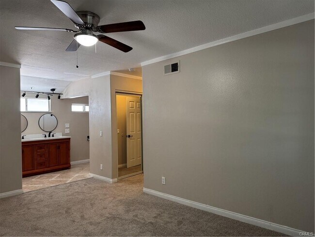 Building Photo - 353 S Heatherstone St Rental