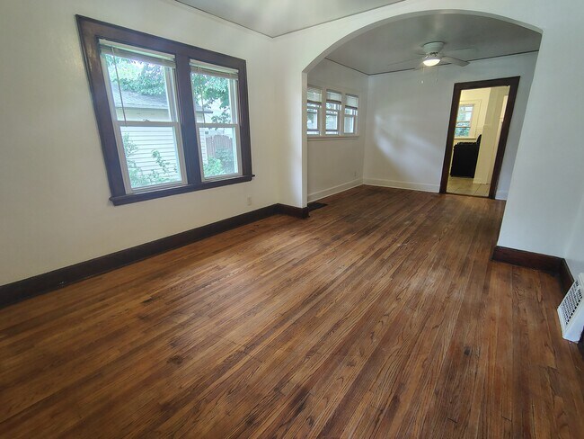 1912 Quincy St