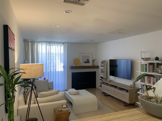 Photo - 740 N Kings Rd Unit Apt. 314