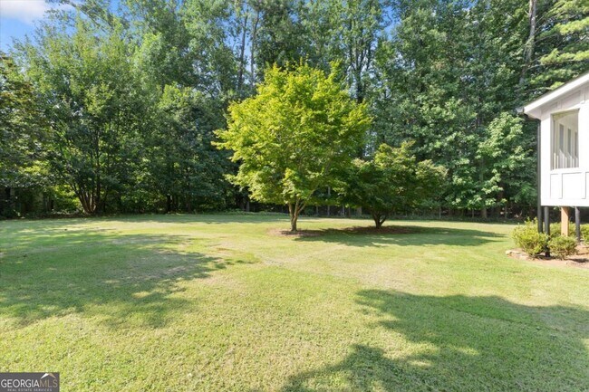 Photo - 404 Way Bridge Ct NE