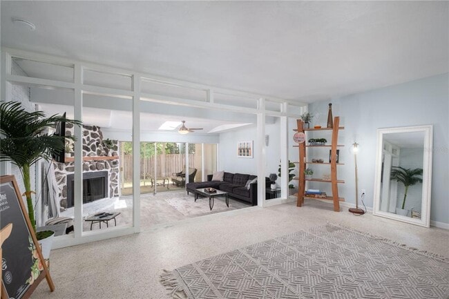 729 NW 34th St