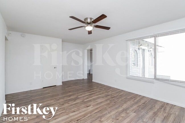 3734 W Sierra St