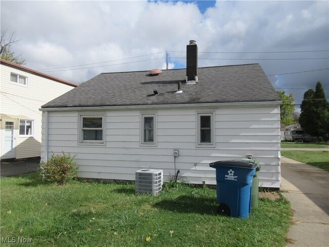 Photo - 1346 E 346th St