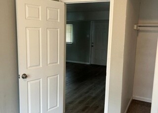 Photo - 332 Banff Cir