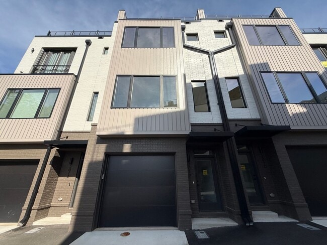 Building Photo - **OFFERING FIRST MONTH'S RENT FREE & REFUNDABLE APPLICATION FEES** Luxurious New Construction 2BD...