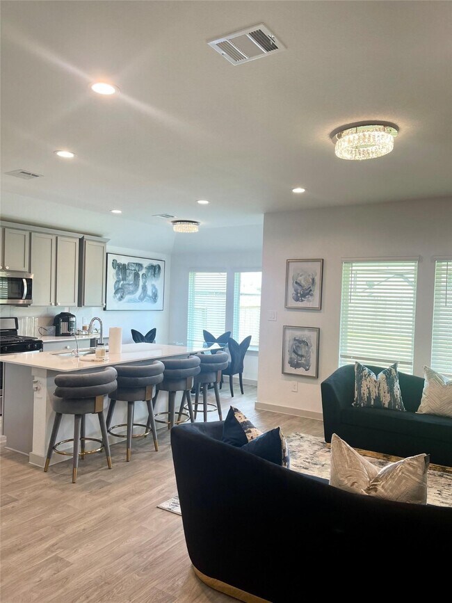 Photo - 206 John House Ln