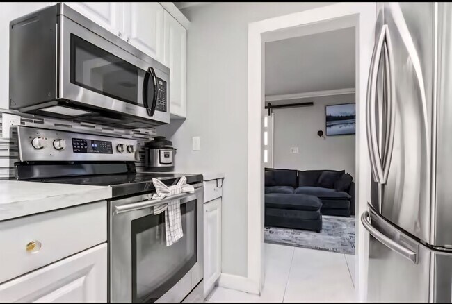 708 SW 12th Ave