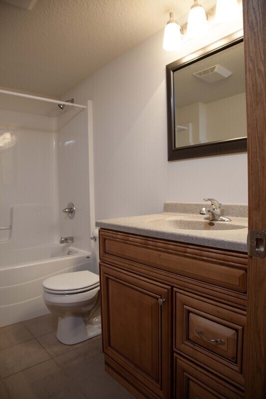 Photo - 486 Tracey Ln