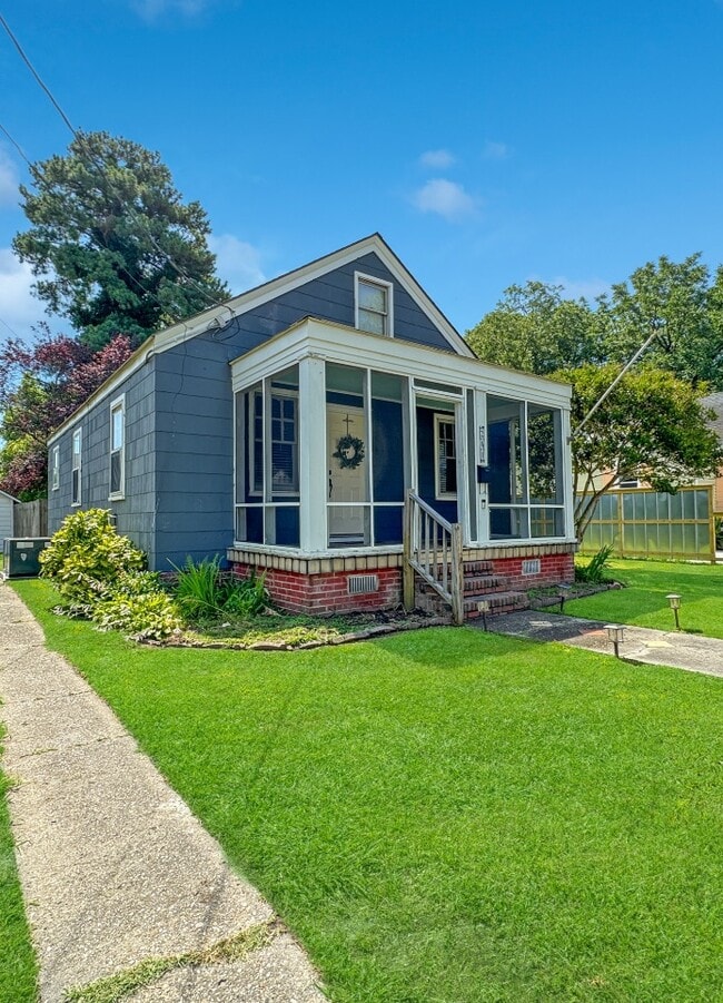 Building Photo - 241 Sandpiper Dr