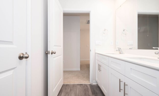 Photo - 1406 Maltese Ln