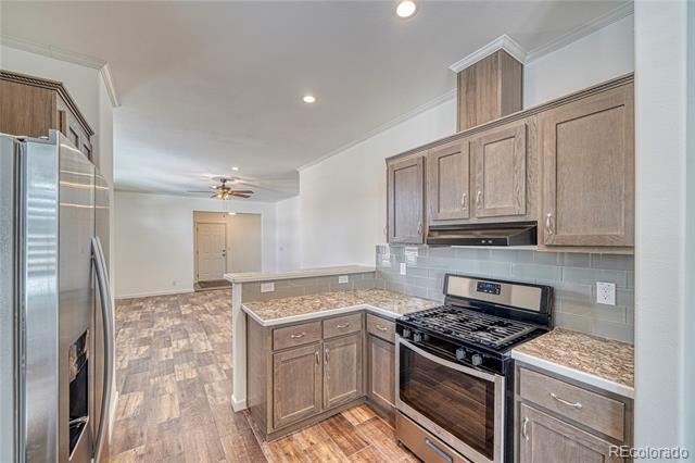 Photo - 904 W 6th St