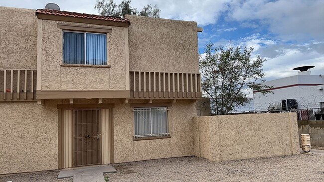 Condo in HALLCRAFT VILLAS EAST - Condo in HALLCRAFT VILLAS EAST