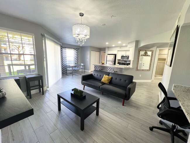 Building Photo - 7280 Westpointe Blvd Rental